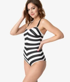 Unique Vintage One Piece Swim|Summer Vacation><noscript><img width=