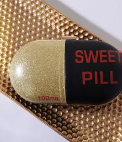 Unique Vintage Novelty Bags>Black & Gold Sweet Pill Handbag