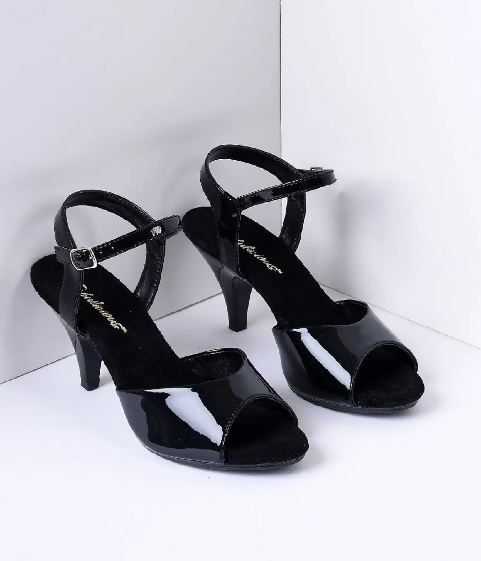 Unique Vintage Disney Bounding|Work Wear>Black Patent Leather Belle Sandal Pump