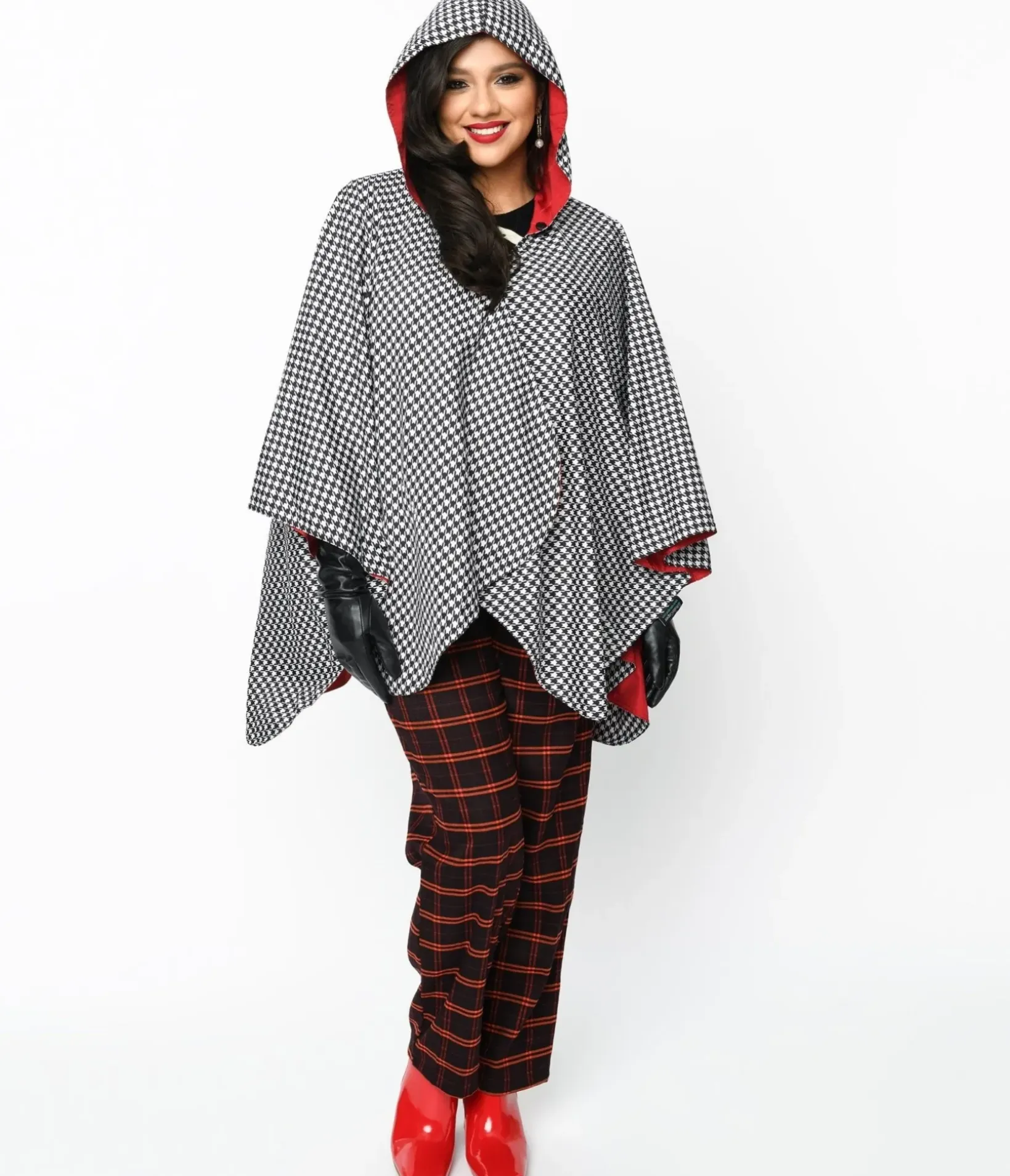 Unique Vintage Blouses|Coats & Jackets>Black & White Houndstooth Hooded Cape Coat