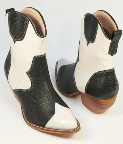 Unique Vintage Boots><noscript><img width=