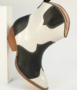 Unique Vintage Boots><noscript><img width=