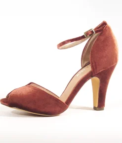 Unique Vintage Special Occasion|Heels>Chelsea Crew Rust Velvet Lola Pumps