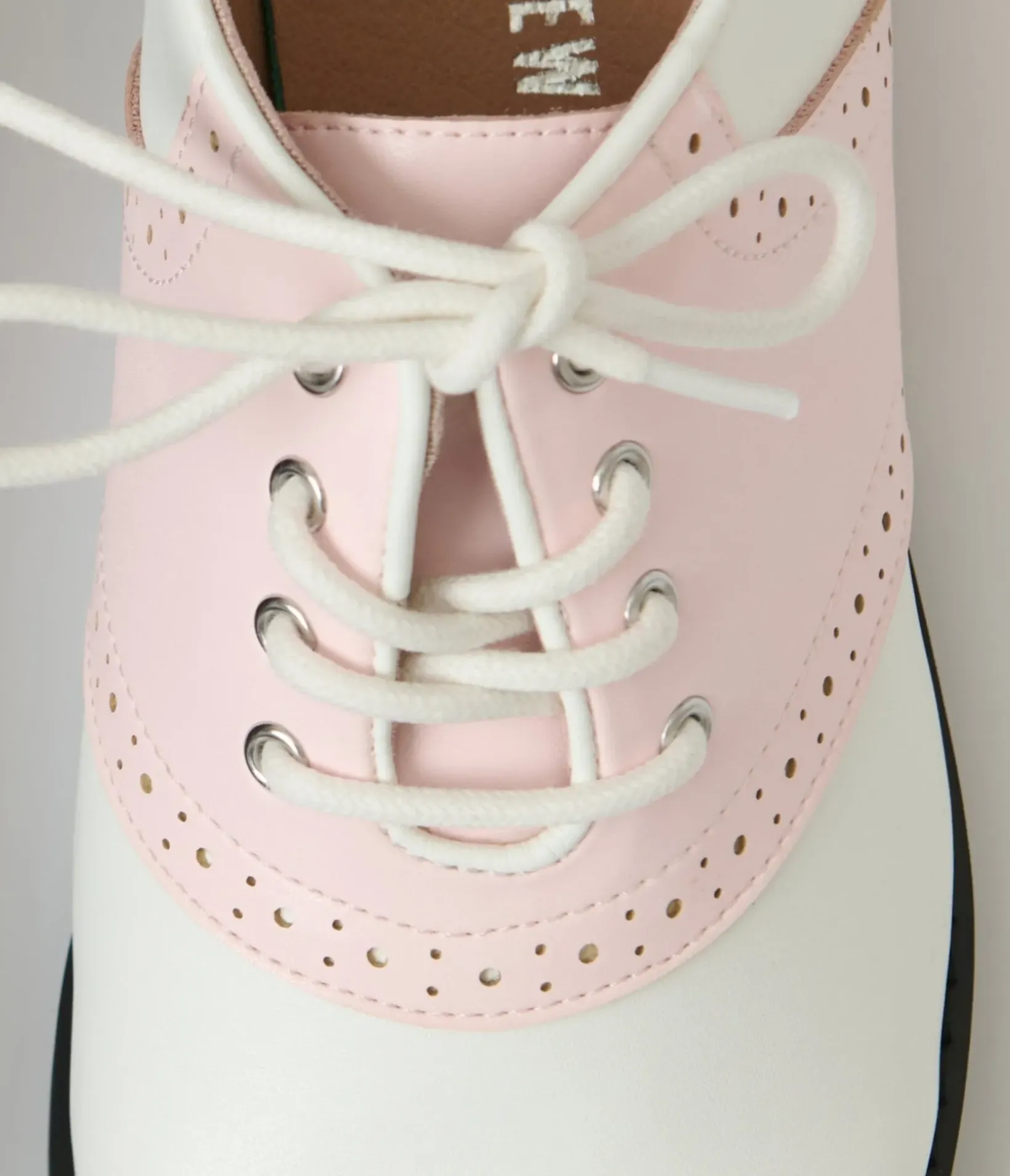Unique Vintage Flats|All Things Pink>Chelsea Crew 1950s Pink & White Rizzo Saddle Oxford Shoes