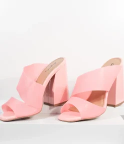 Unique Vintage Heels|Sandals><noscript><img width=