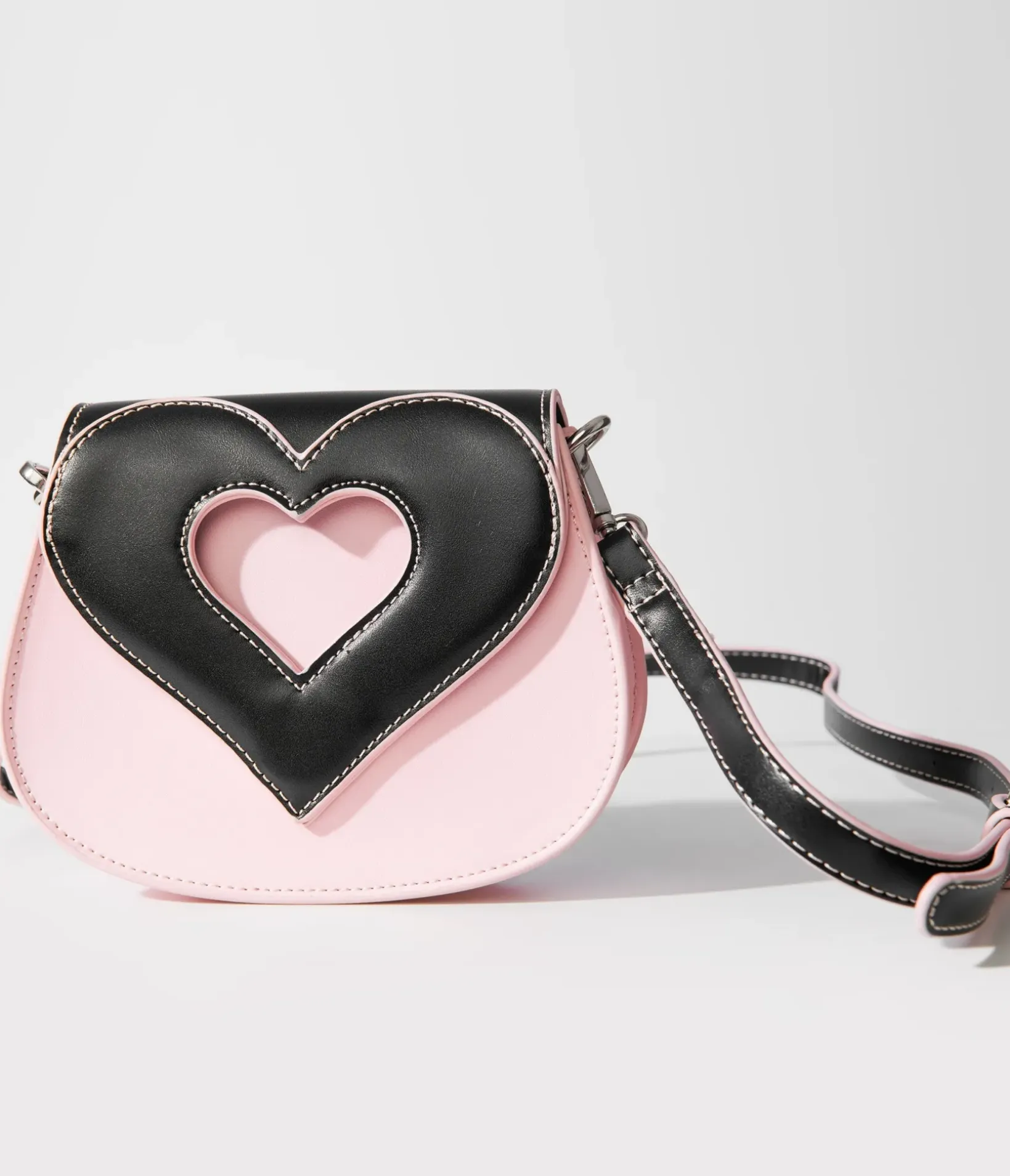 Unique Vintage All Things Pink>Light Pink & Black Heart Shaped Leatherette Crossbody Bag