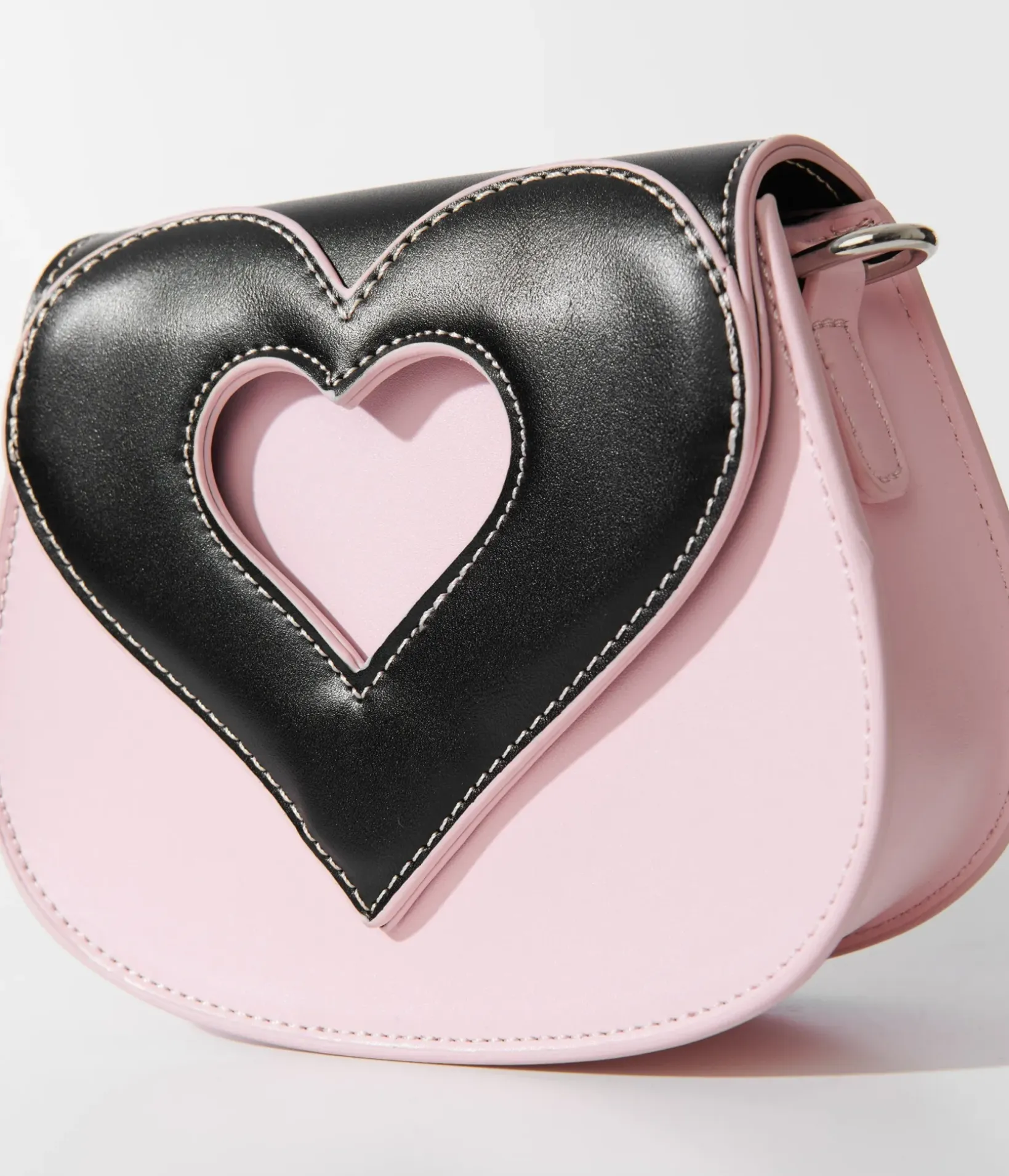Unique Vintage All Things Pink>Light Pink & Black Heart Shaped Leatherette Crossbody Bag