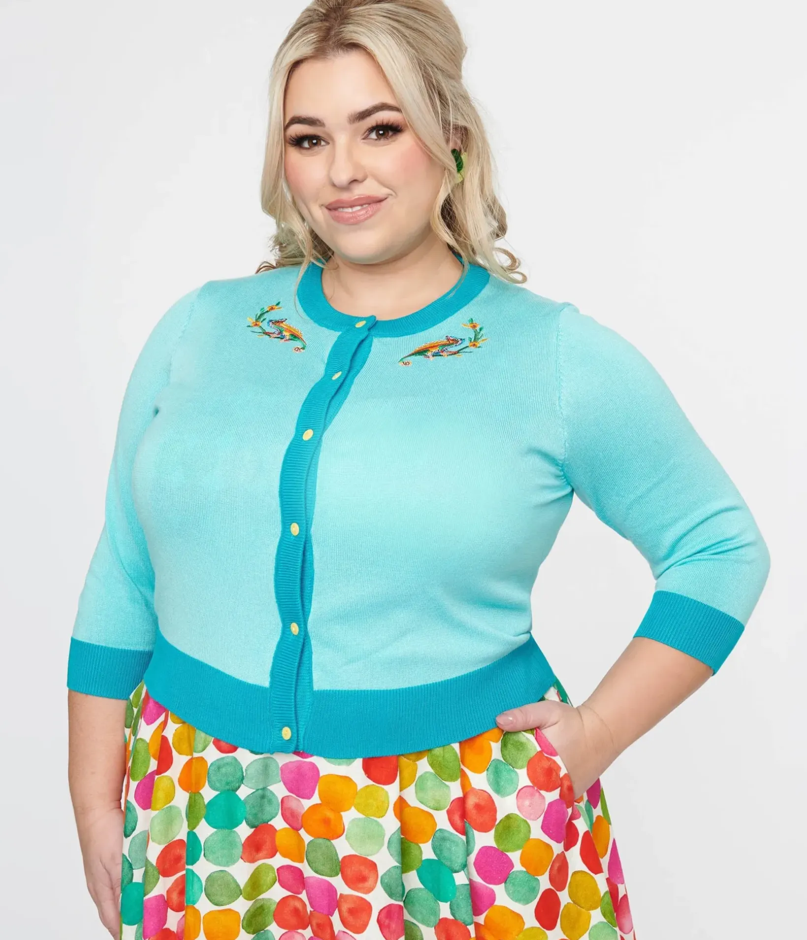 Unique Vintage Sweaters & Cardigans|Work Wear>Plus Size 1950s Light Blue & Chameleon Cardigan
