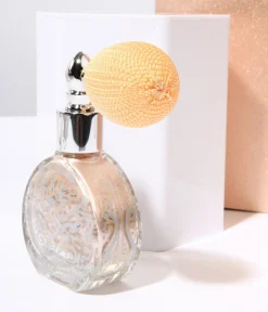 Unique Vintage Beauty><noscript><img width=