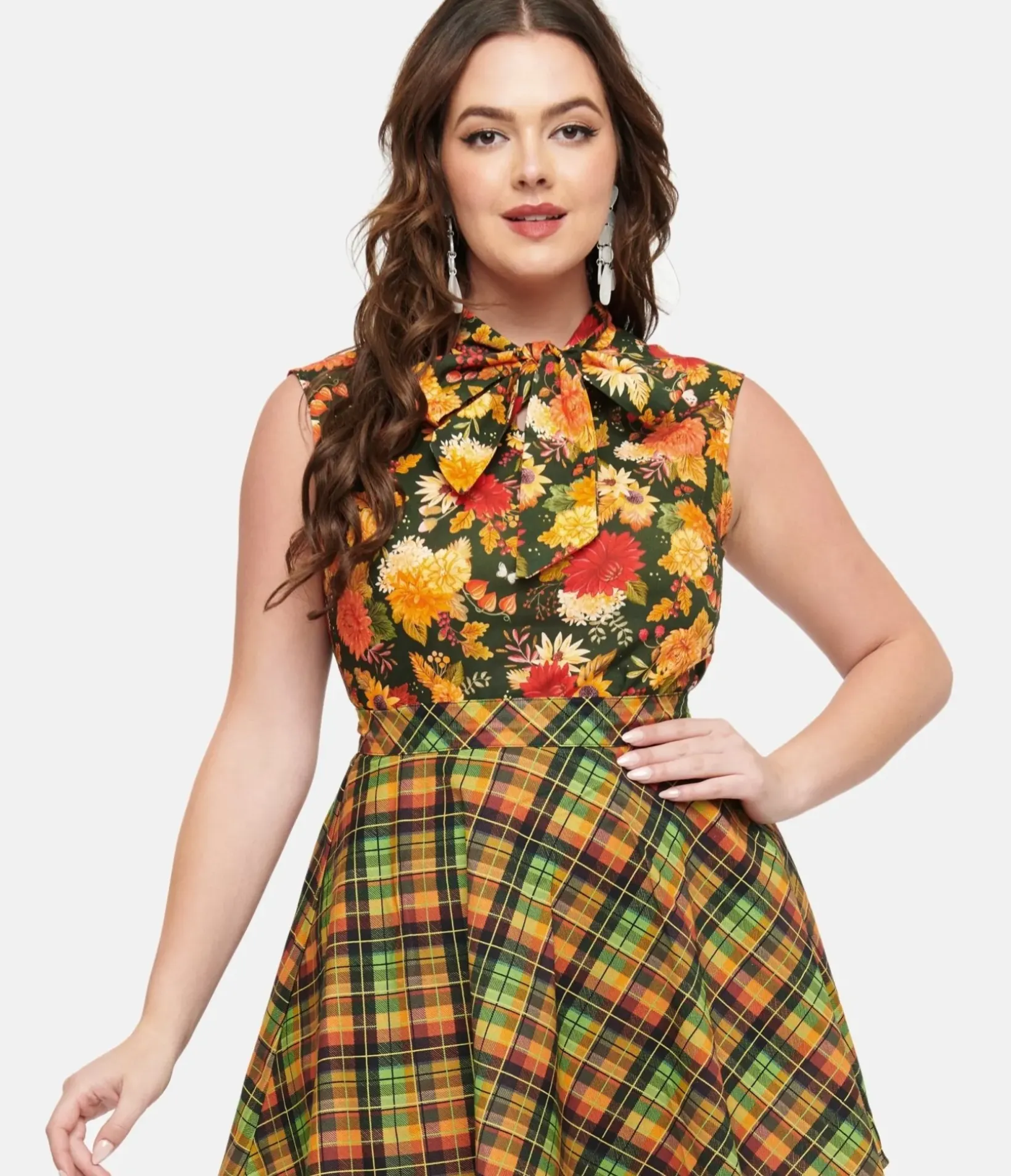 Unique Vintage Blouses>Retrolicious 1950s Dark Green Autumn Floral Cotton Bow Top