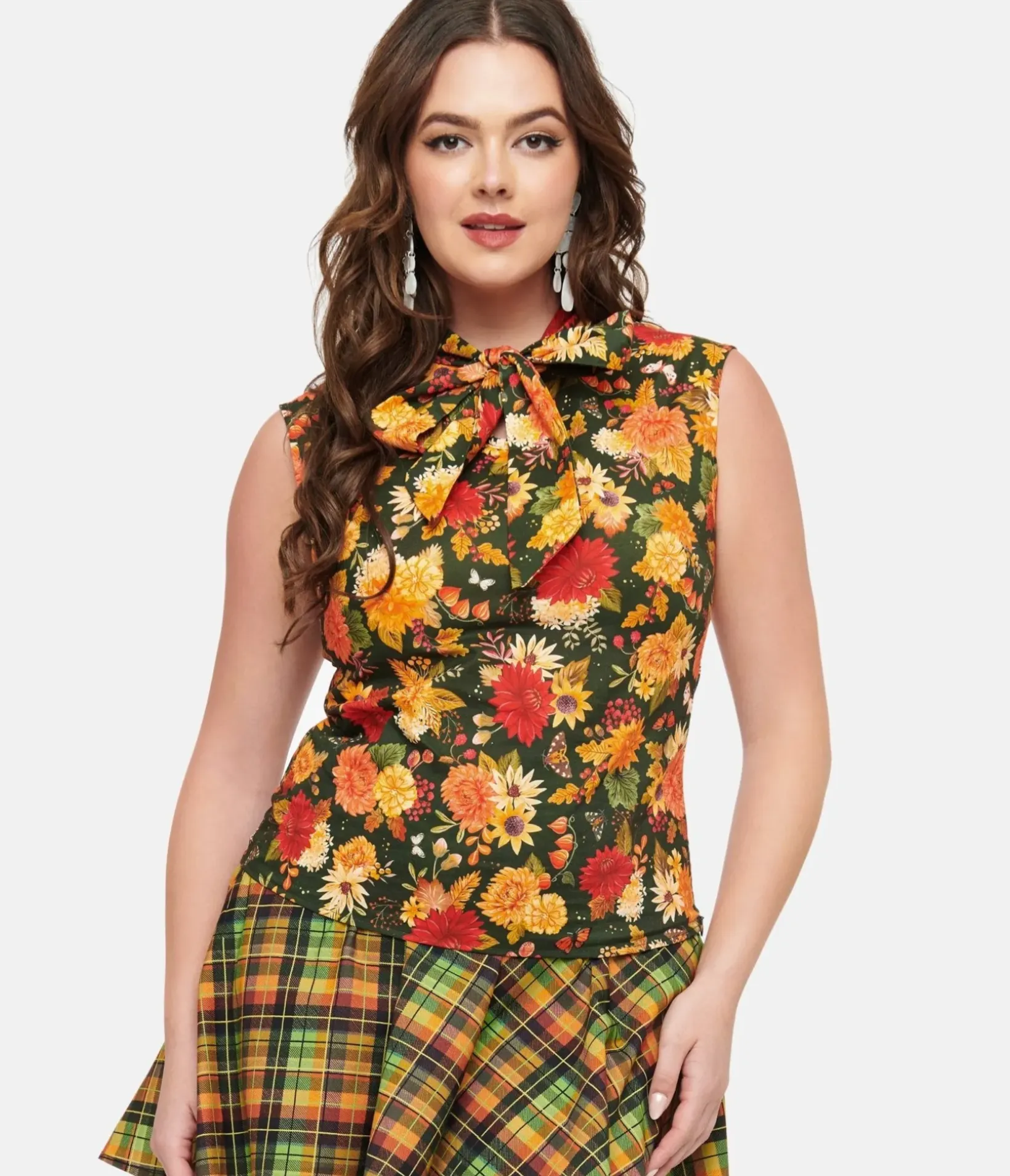 Unique Vintage Blouses>Retrolicious 1950s Dark Green Autumn Floral Cotton Bow Top