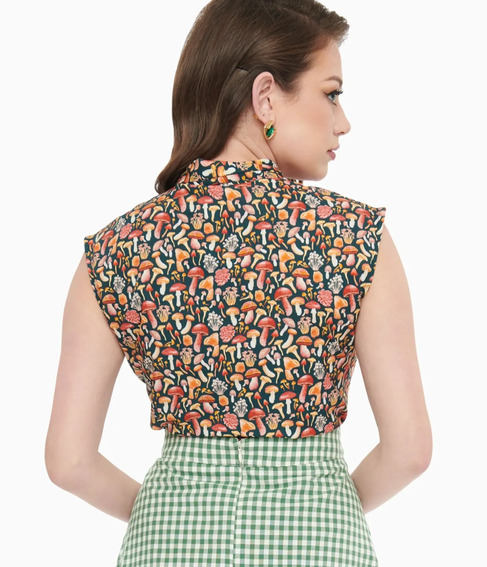 Unique Vintage Blouses>Retrolicious 1950s Forest Green Mushroom Print Cotton Bow Top