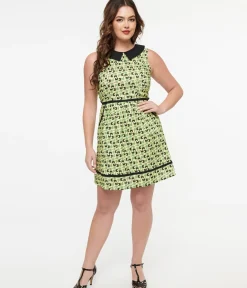 Unique Vintage Fit & Flare|Everyday Dresses>Retrolicious 1950s Green & Black Mod Cat Print Collared Fit & Flare Dress