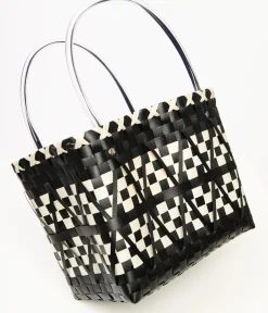 Unique Vintage Summer Vacation>1970s Black & White Woven Chevron Basket Bag