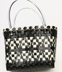 Unique Vintage Summer Vacation>1970s Black & White Woven Chevron Basket Bag
