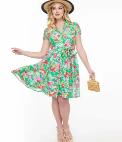 Unique Vintage Fit & Flare|Pocket Dresses>1950s Green & Pink Berry Bloom Print Monroe Fit & Flare Dress