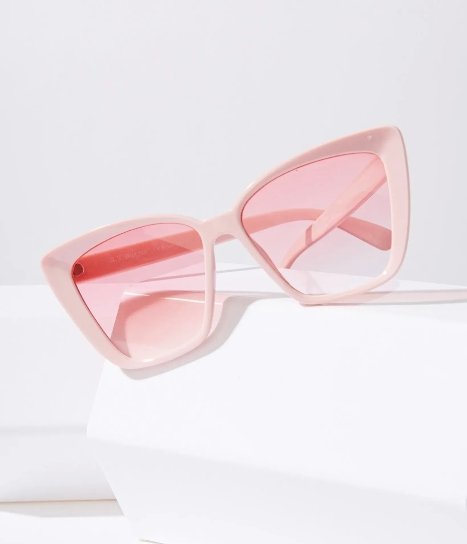 Unique Vintage All Things Pink|Sunglasses>1970s Light Pink Square Cat Eye Oversized Sunglasses