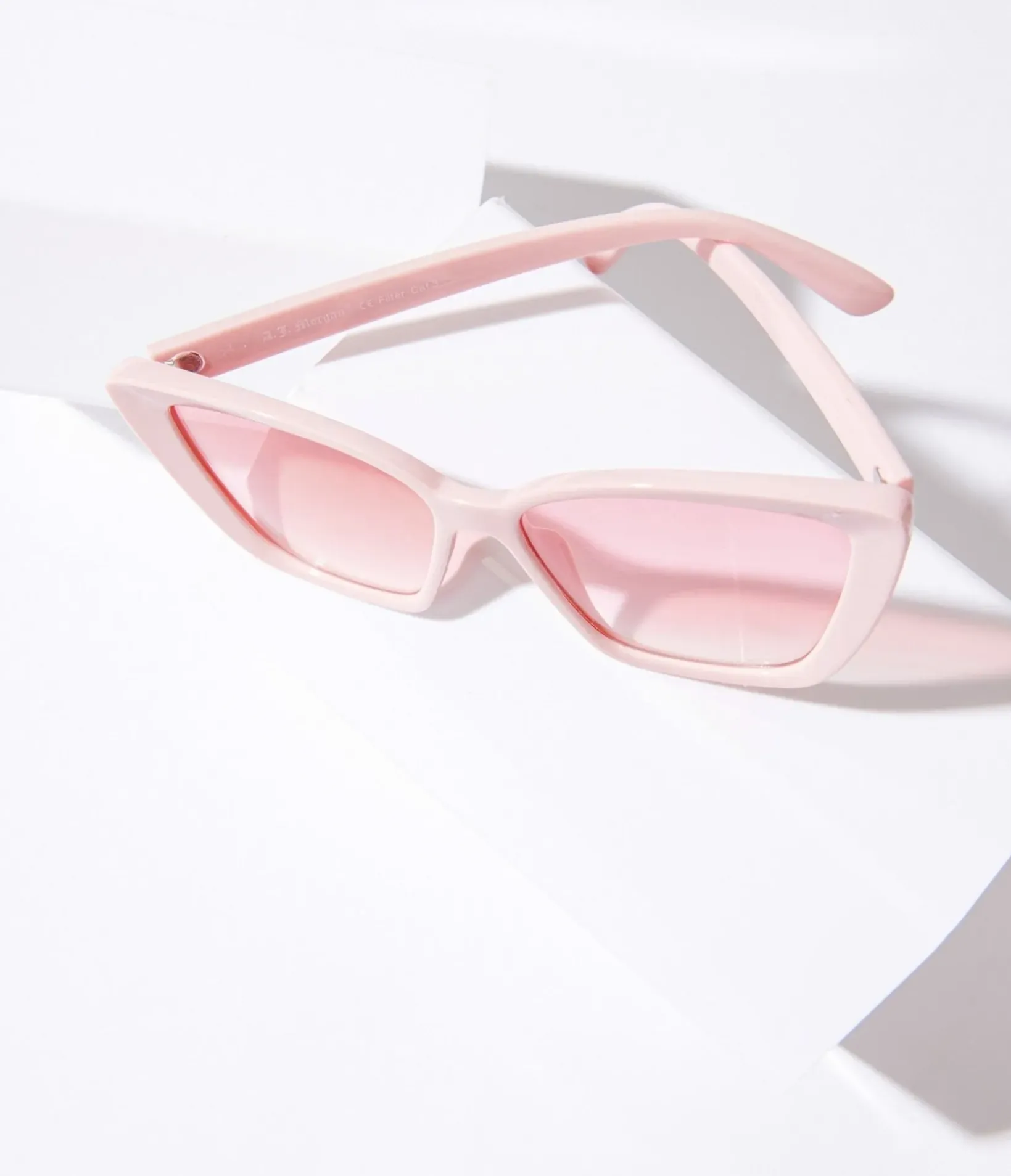 Unique Vintage All Things Pink|Sunglasses>1970s Light Pink Square Cat Eye Oversized Sunglasses