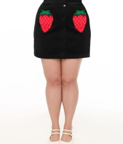 Unique Vintage Skirts|Skirts>Smak Parlour Plus Size Black & Strawberry Pocket Match Game Mini Skirt