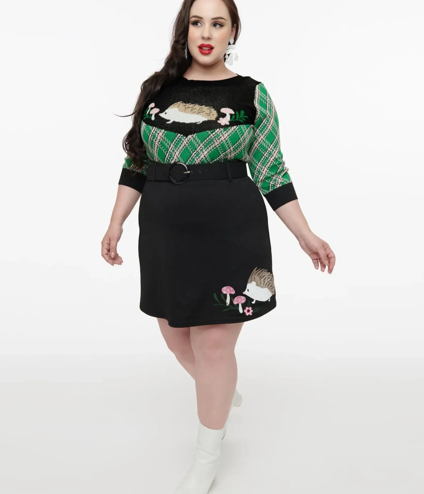 Unique Vintage All Things Black>Smak Parlour Plus Size 1960s Black Hedgehog Embroidered Easy Does It Mini Skirt