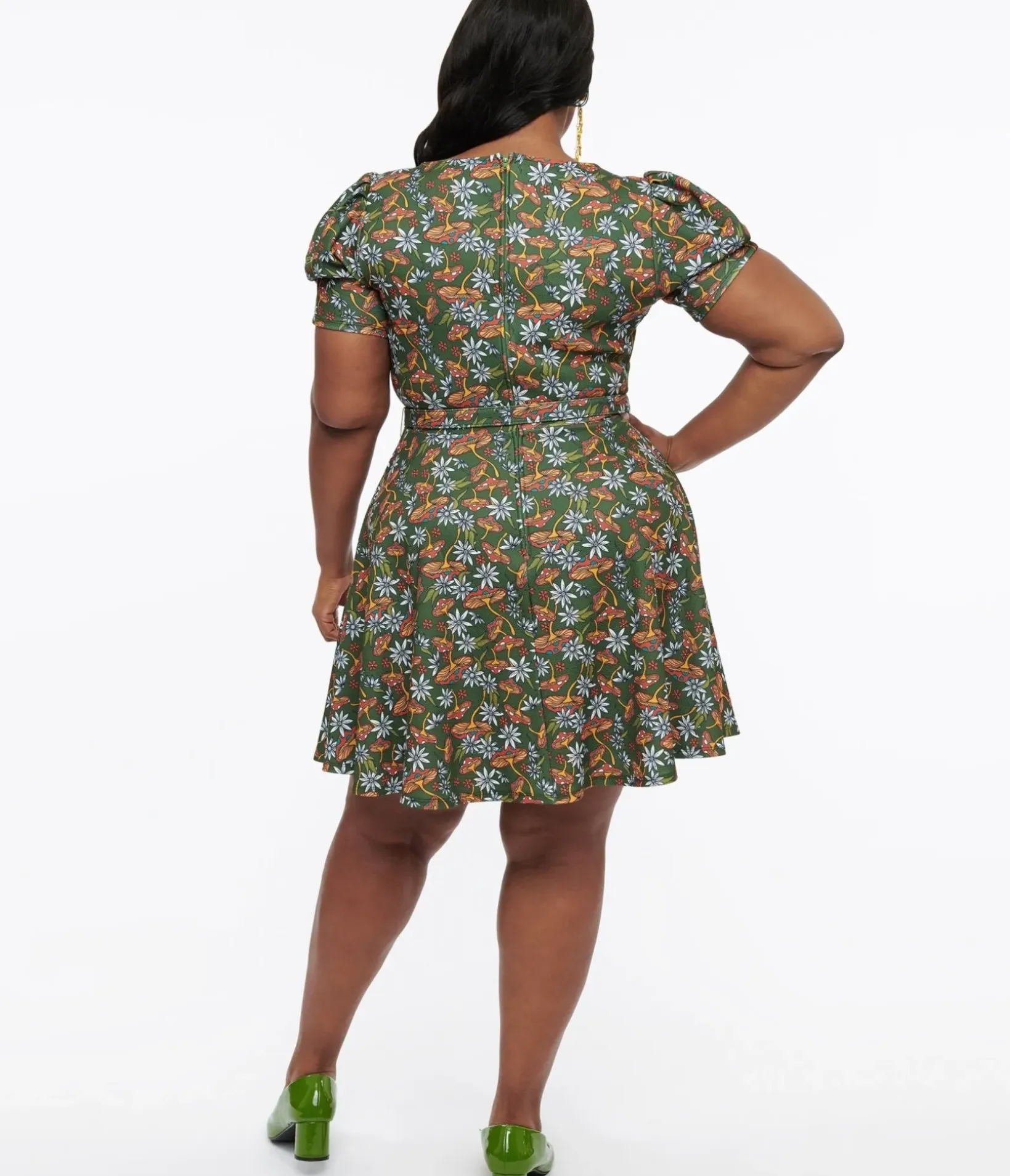 Unique Vintage Fit & Flare|Pocket Dresses>Smak Parlour Plus Size 1960s Green & Orange Mushroom Group Chat Flare Dress