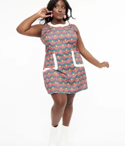 Unique Vintage Everyday Dresses|All Things Pink>Smak Parlour Plus Size 1960s Hot Pink & Blue Daisy Print Mod Shift Dress