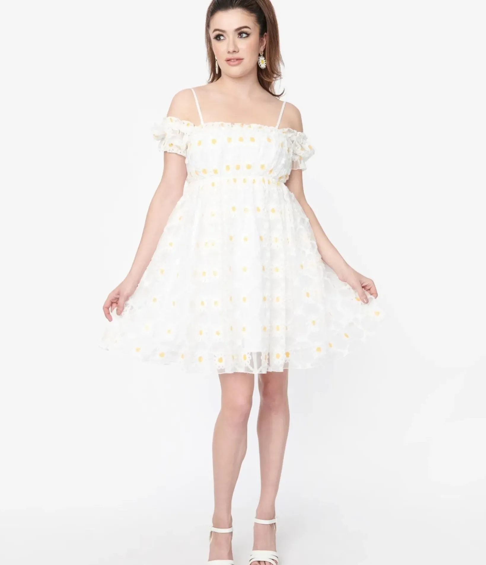 Unique Vintage Babydoll|Babydoll>Smak Parlour White Daisy Off the Shoulder Babydoll Dress