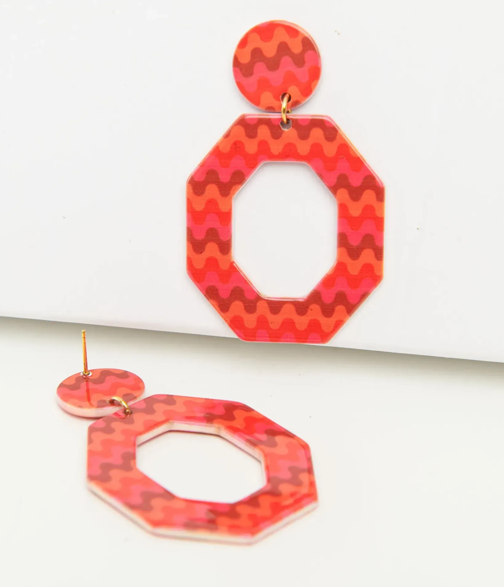 Unique Vintage All Things Red|Earrings>1970s Orange & Red Chevron Octagon Earrings