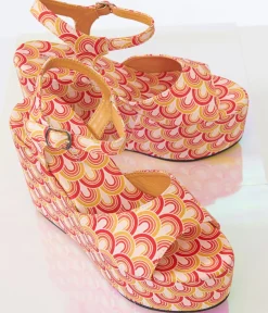Unique Vintage Heels|Wedges>1970s Orange & Yellow Scallop Print Platform Wedges