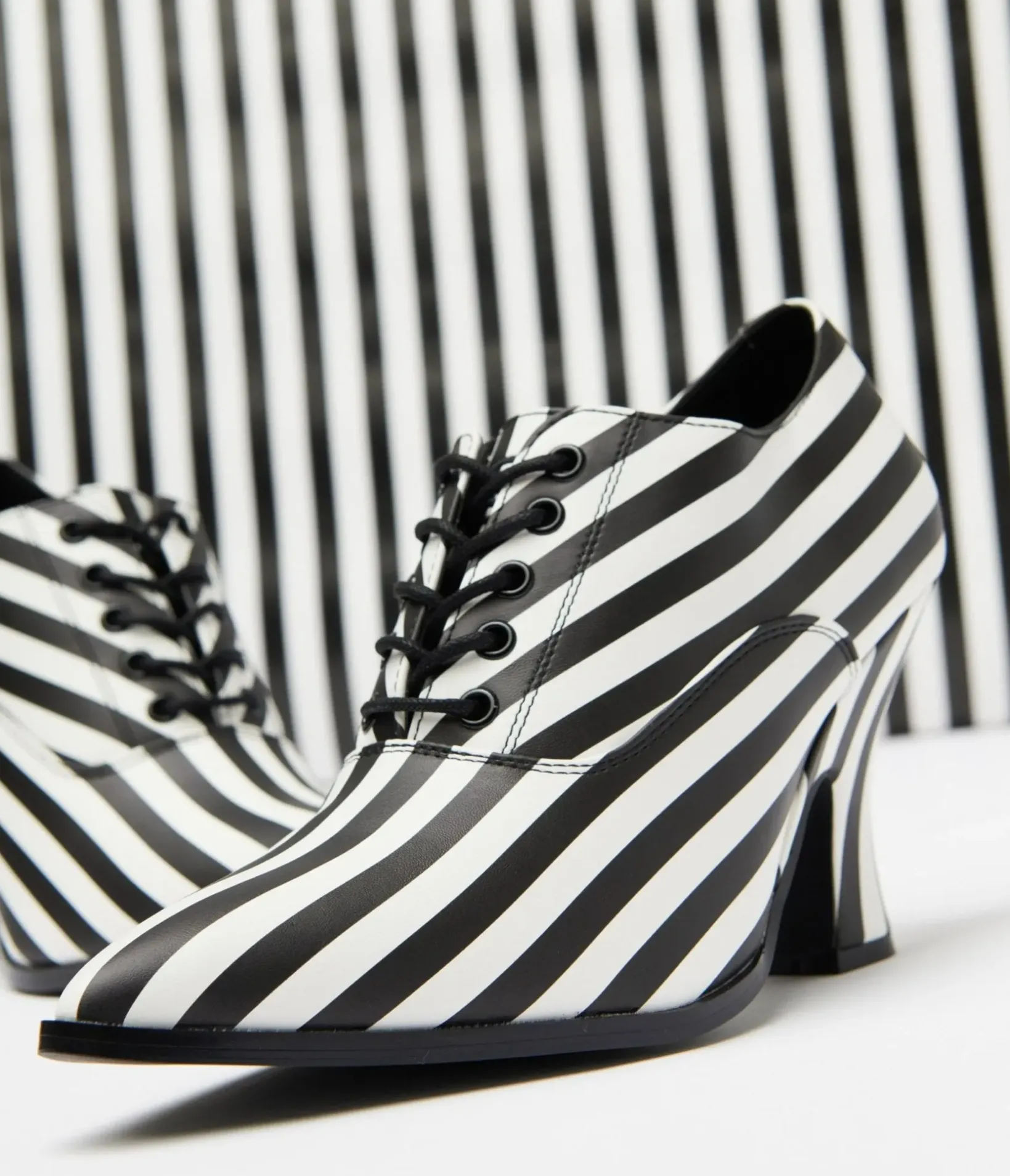 Unique Vintage Halloween|Heels>Strange Cult Black & White Stripe Victoria Heels