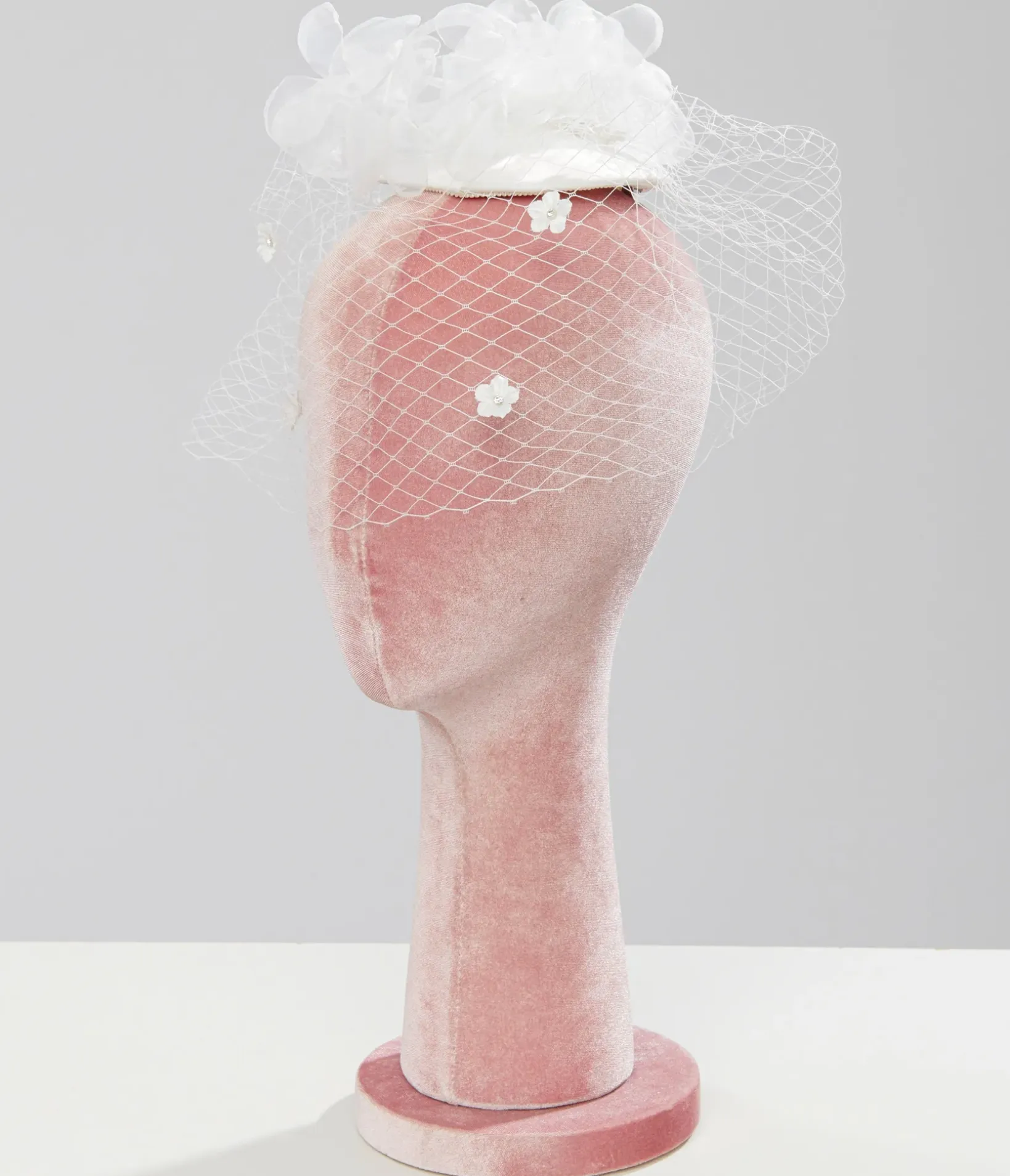 Unique Vintage Special Occasion|Prom Accessories>1920s White Floral & Mesh Veil Fascinator