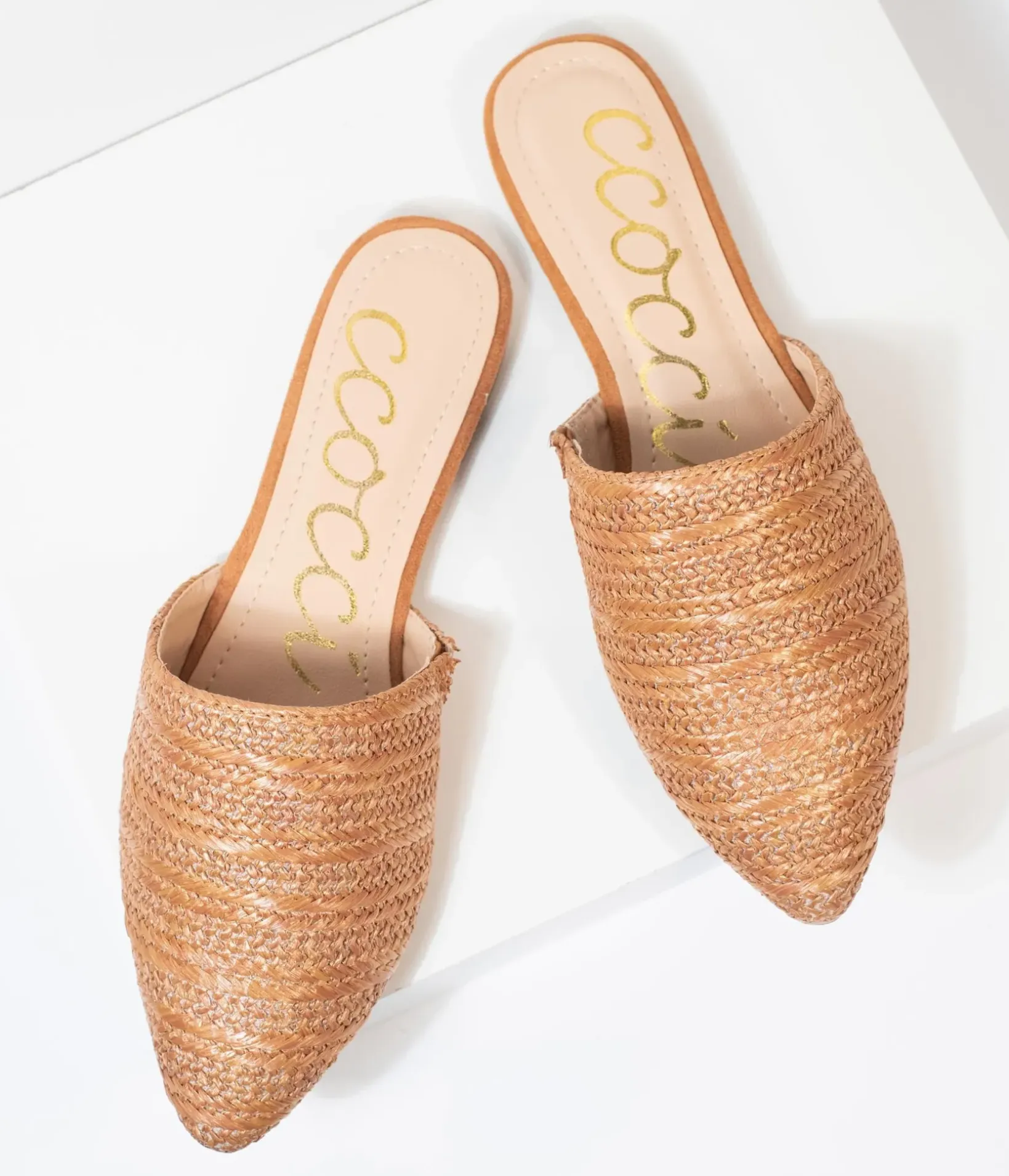 Unique Vintage Flats>Tan Woven Straw Slip On Mules