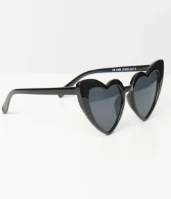 Unique Vintage All Things Black|Honeymoon Outfits>Black Heart Sunglasses
