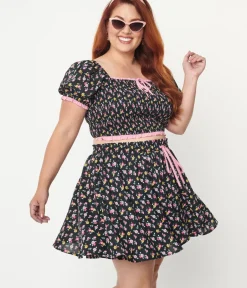 Unique Vintage Blouses|All Things Pink>Plus Size Black & Pink Ditsy Floral Crop Top