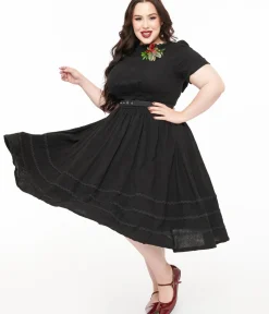 Unique Vintage Swing|Swing>Plus Size 1950s Black Holiday Floral Pin Cotton Swing Dress