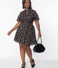 Unique Vintage Fit & Flare|Fit & Flare>Plus Size 1950s Black & Red Rose Capulet Fit & Flare Dress