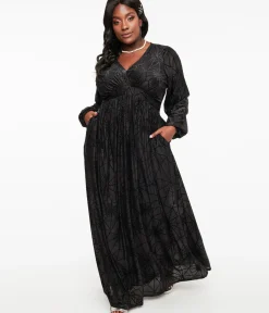 Unique Vintage Everyday Dresses|All Things Black>Plus Size 1970s Black Spiderweb Maxi Dress