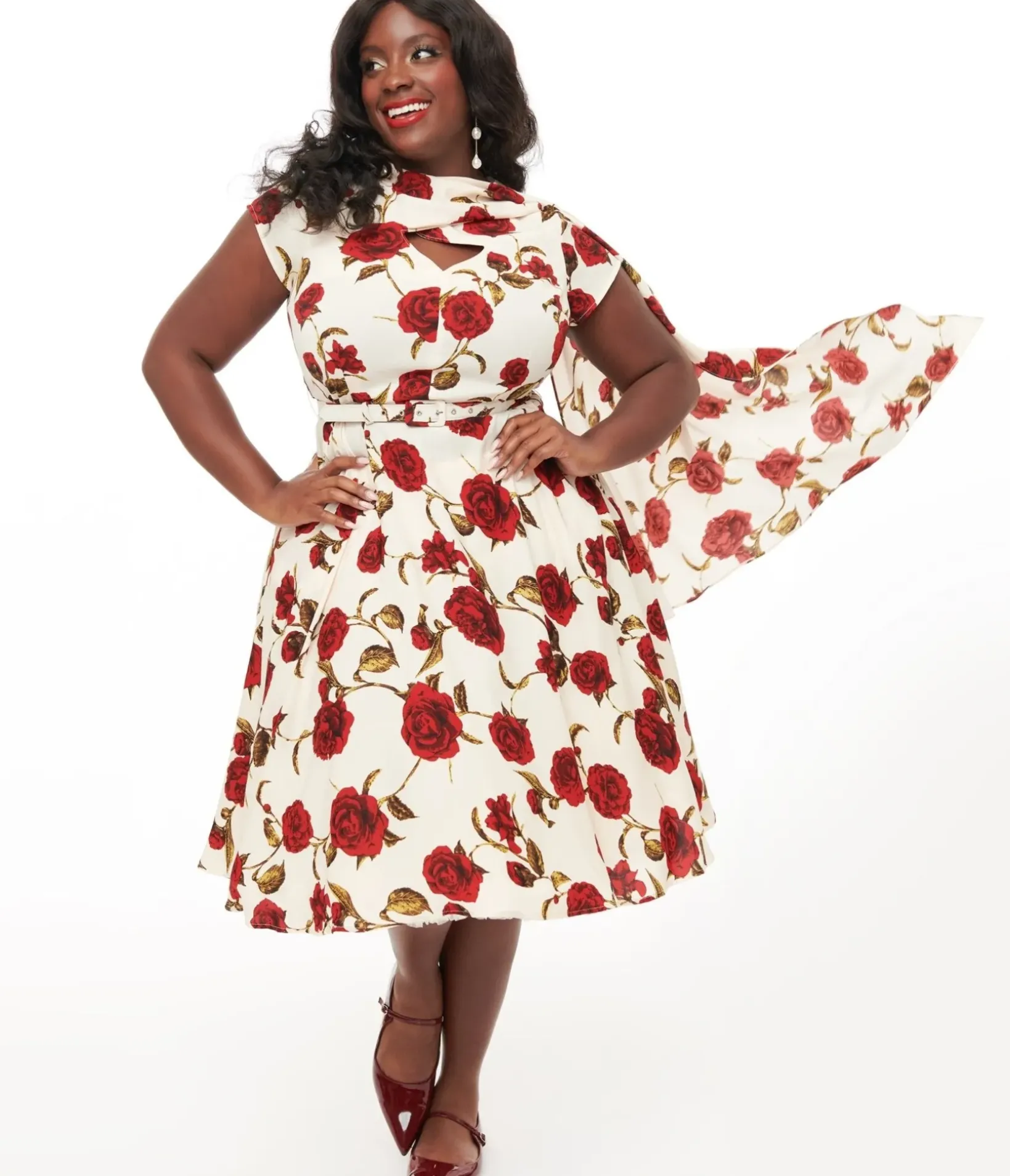 Unique Vintage Swing|Pocket Dresses>Plus Size 1940s Cream & Red Rose Print Sash Swing Dress
