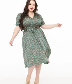 Unique Vintage Swing|Pocket Dresses>Plus Size 1940s Green & Red Fan Print Swing Dress