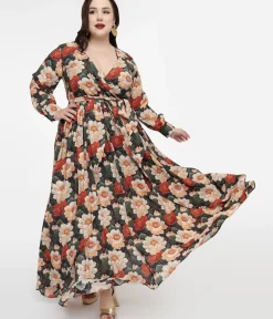 Unique Vintage Maxi|Midi & Maxi>Plus Size 1970s White & Red Floral Farrah Maxi Dress