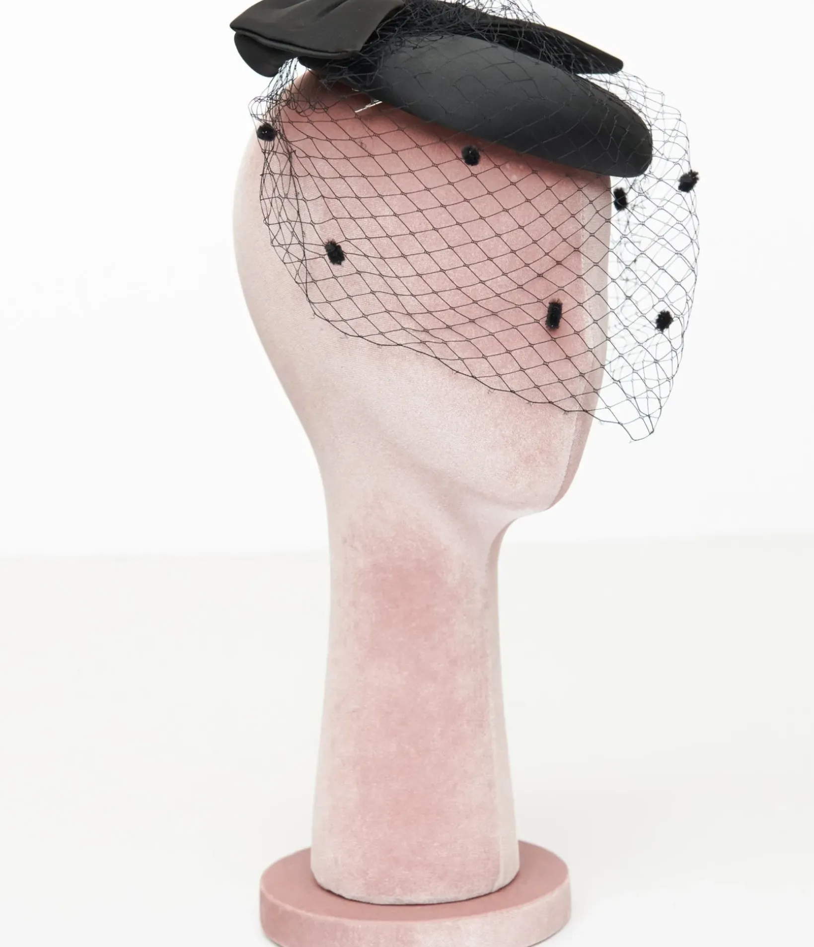 Unique Vintage All Things Black>1950s Black Bow Pillbox Fascinator Hat