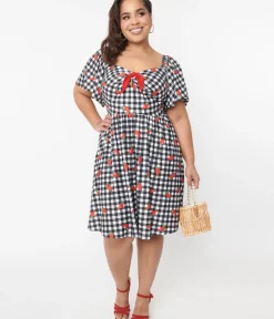Unique Vintage Swing|Pocket Dresses>1950s Curve Black & White Chili Pepper Gingham Swing Dress