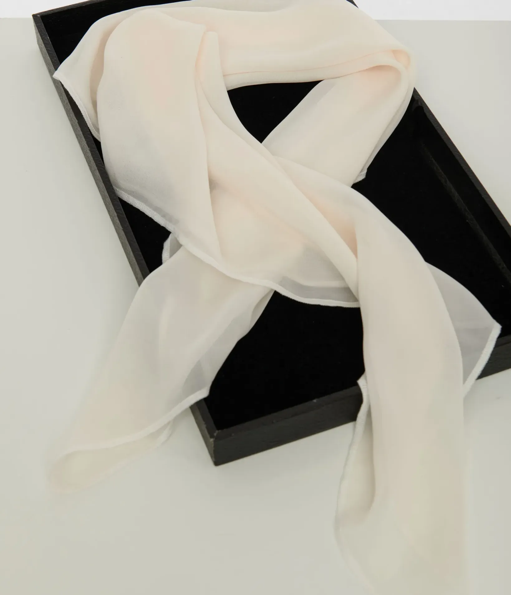 Unique Vintage Hair Scarves|Gloves & Scarves>1950s Off White Hair Scarf