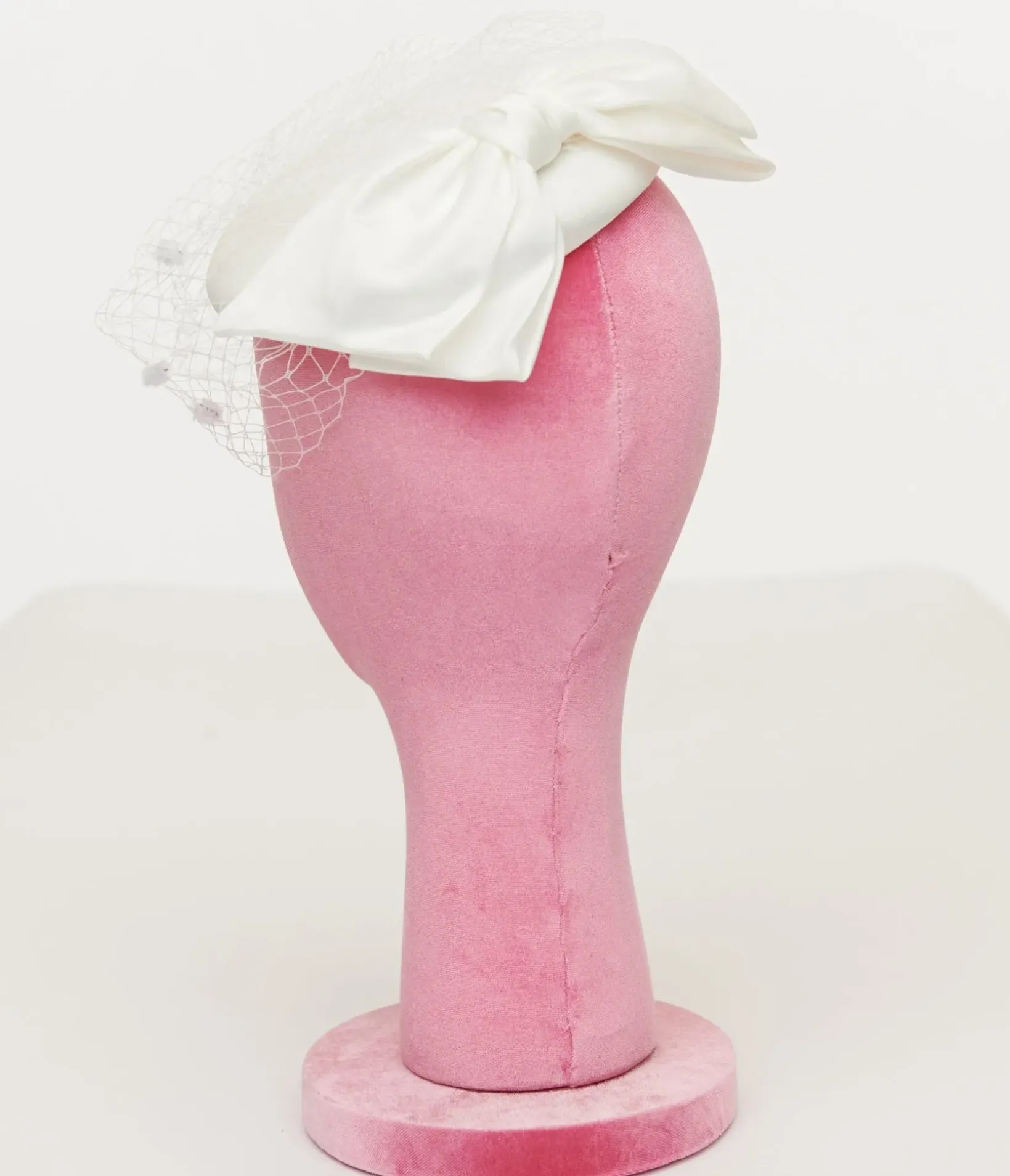 Unique Vintage Special Occasion|Wedding Accessories>1950s White Bow Pillbox Fascinator Hat