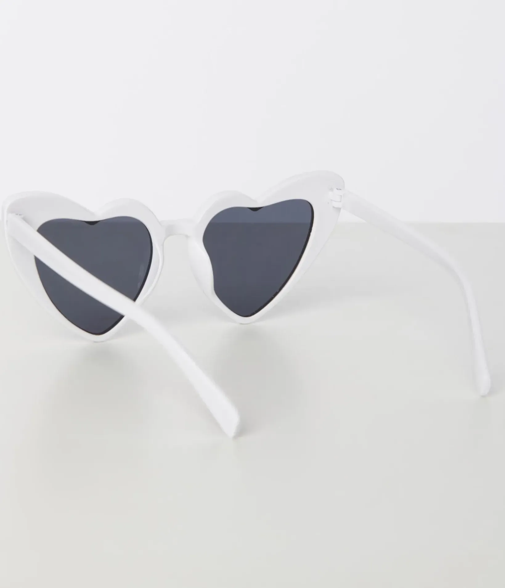 Unique Vintage Pride|Concert & Festivals>White Heart Sunglasses