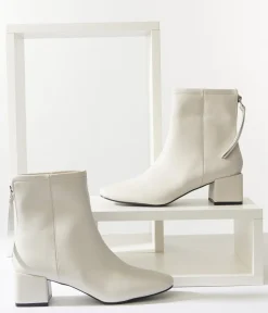 Unique Vintage Boots><noscript><img width=
