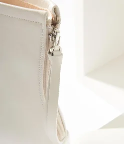 Unique Vintage Boots><noscript><img width=