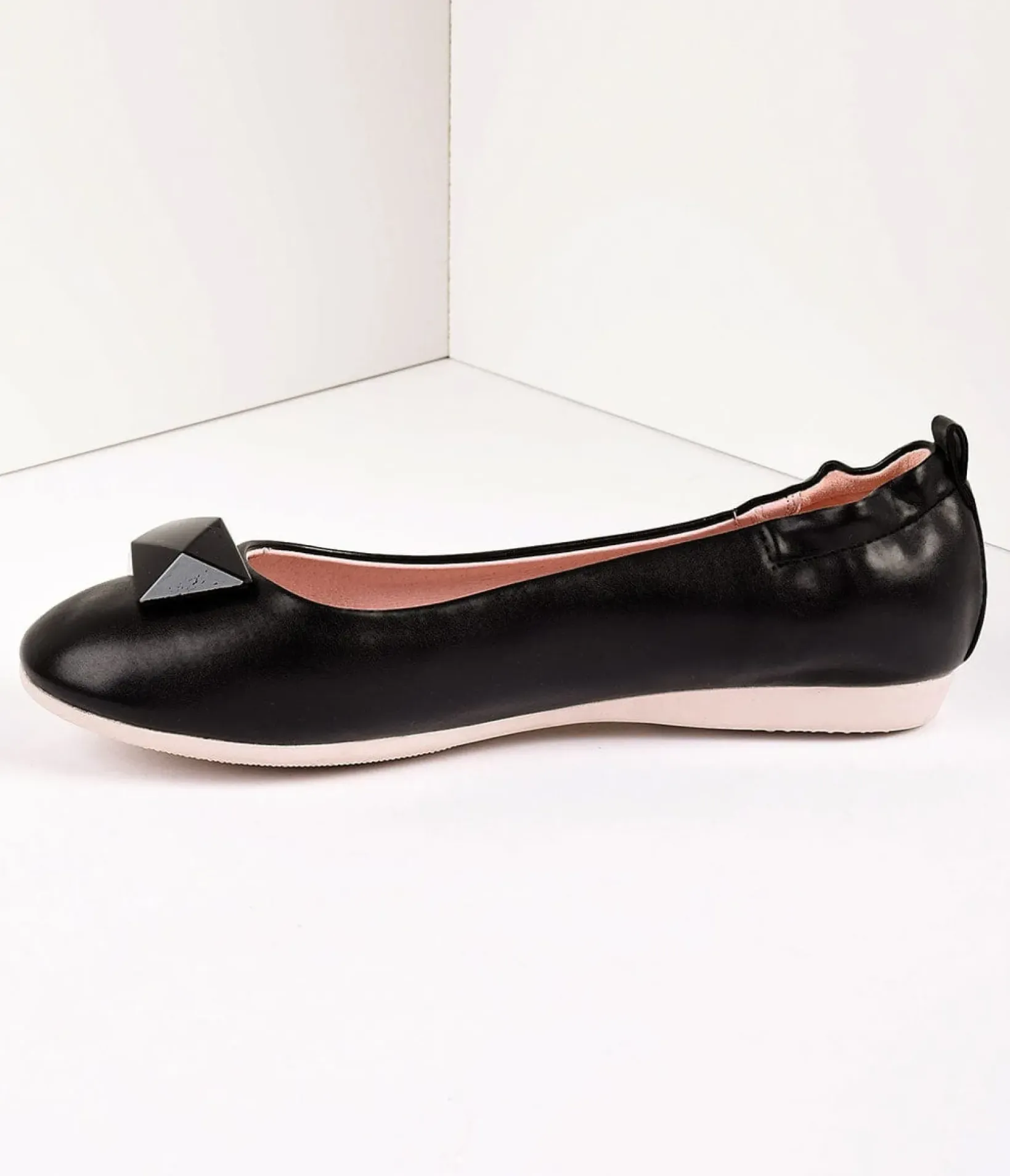 Unique Vintage Flats>Vintage Style Black Leatherette & Geometric Gem Ballet Flats