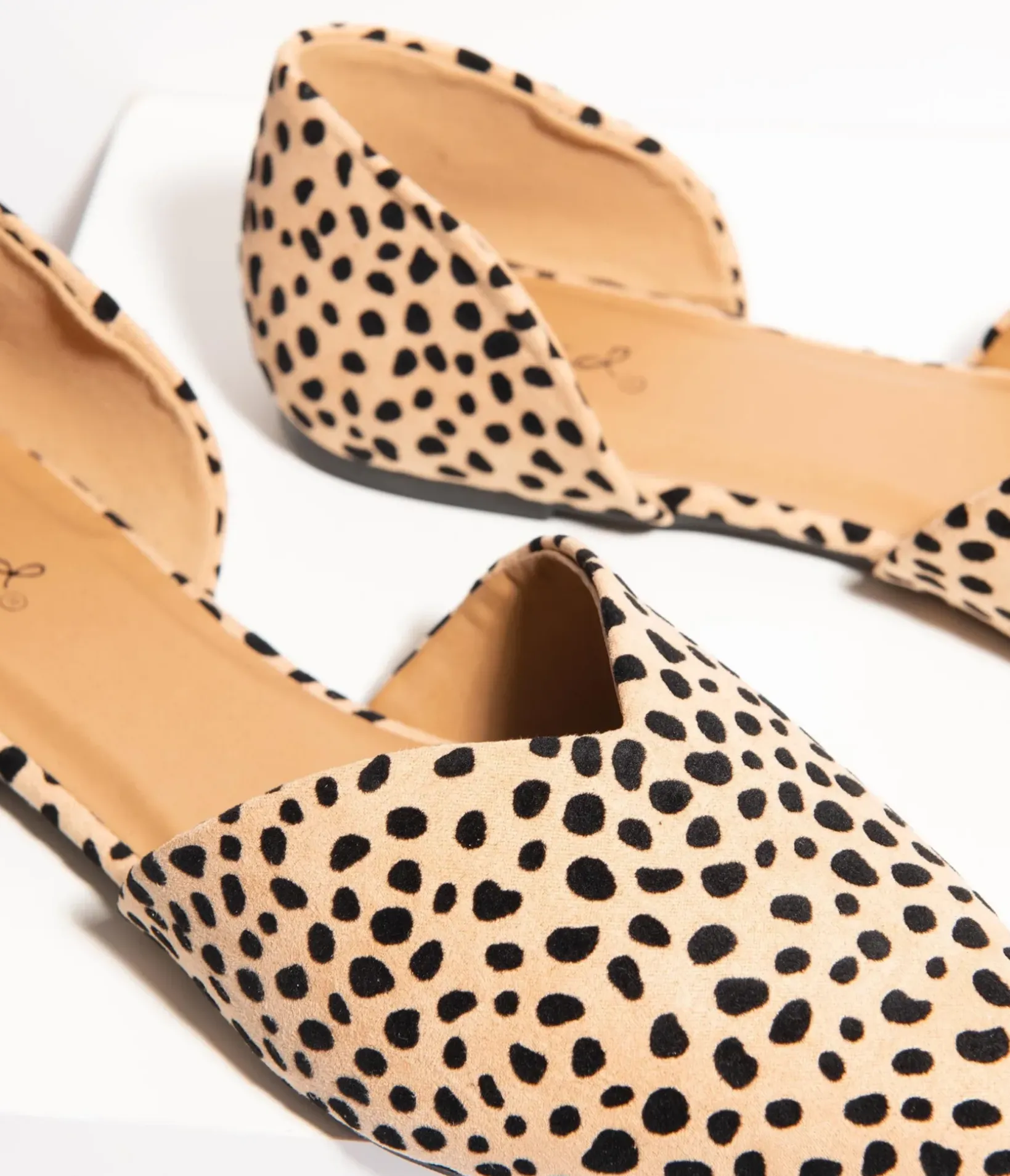 Unique Vintage Flats>Vintage Style Cheetah Suede dOrsay Flats