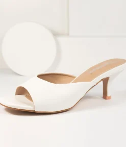 Unique Vintage Heels|Sandals><noscript><img width=